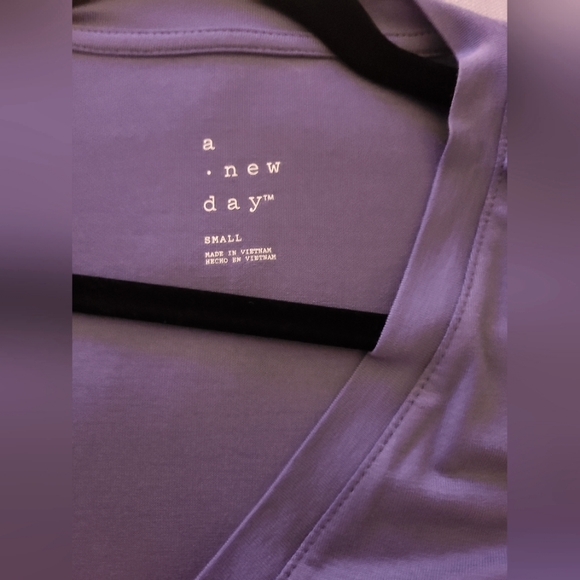 Universal Thread Women's Fitted V-Neck Short Sleeve Small - Picture 7 of 7